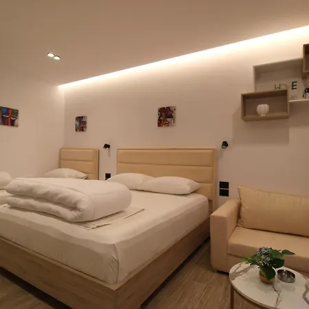 Reni Risi Deluxe Apartment Sarande