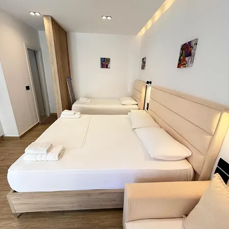 Reni Risi Deluxe * Saranda