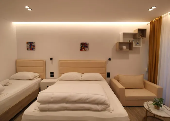 Reni Risi Deluxe Sarandë